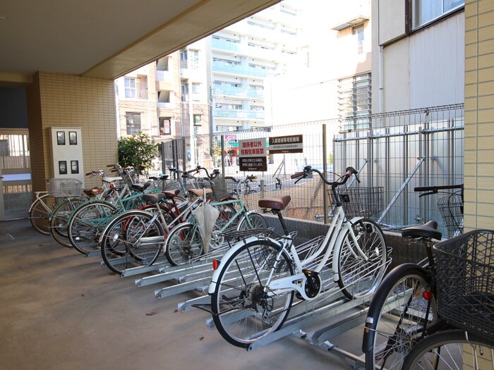 物件外観写真5　(駐輪場)