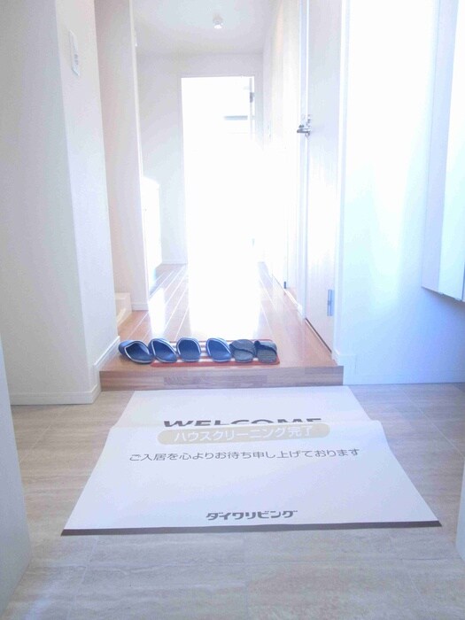 物件内観写真14　(玄関)