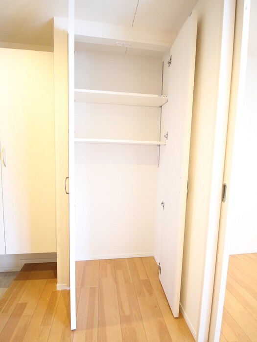 物件内観写真15　(収納)