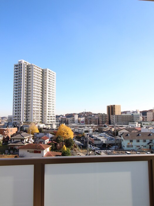 物件内観写真22　(室内からの展望)