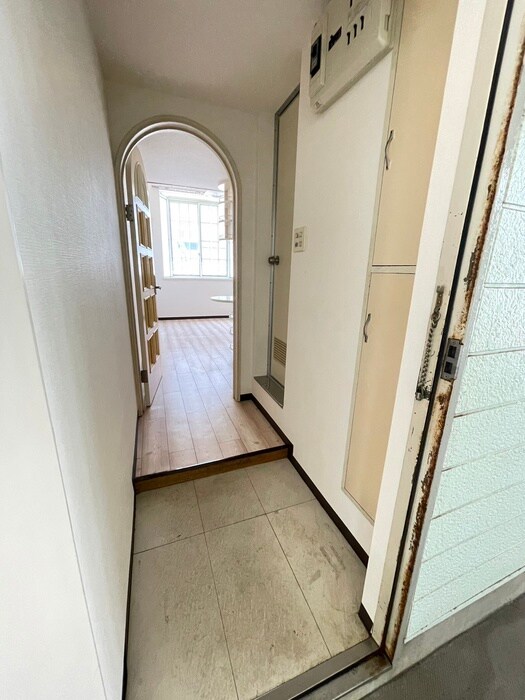 物件内観写真16　(玄関)