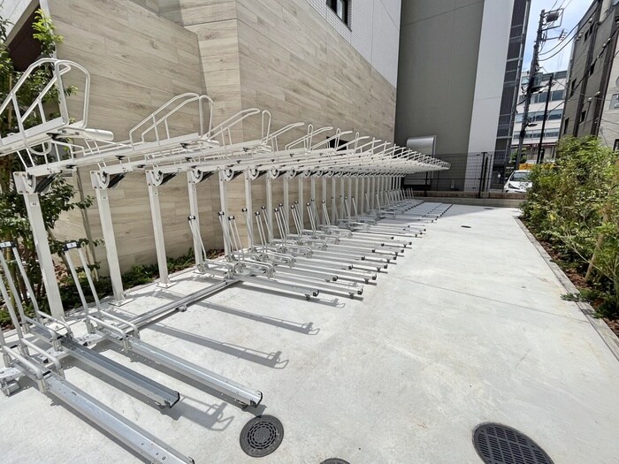 物件外観写真4　(駐輪場)