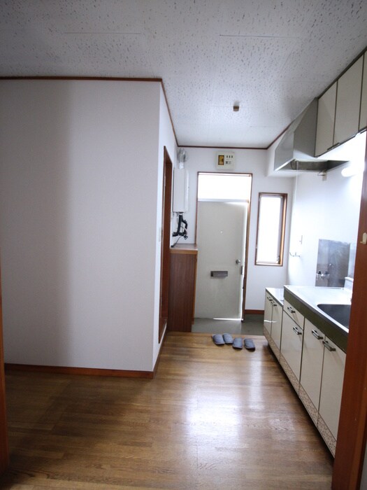 物件内観写真2　(玄関)