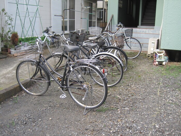 物件外観写真5　(駐輪場)