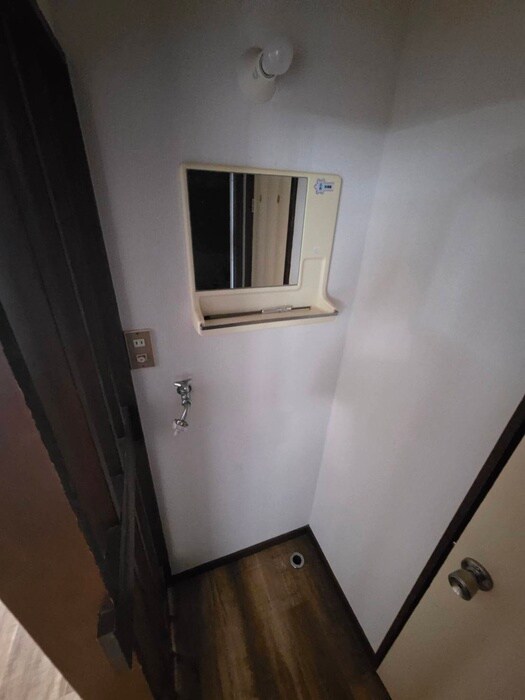 物件内観写真12　(洗濯機置場)