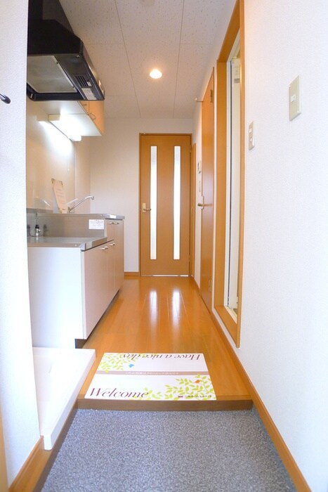 物件内観写真7　(玄関)