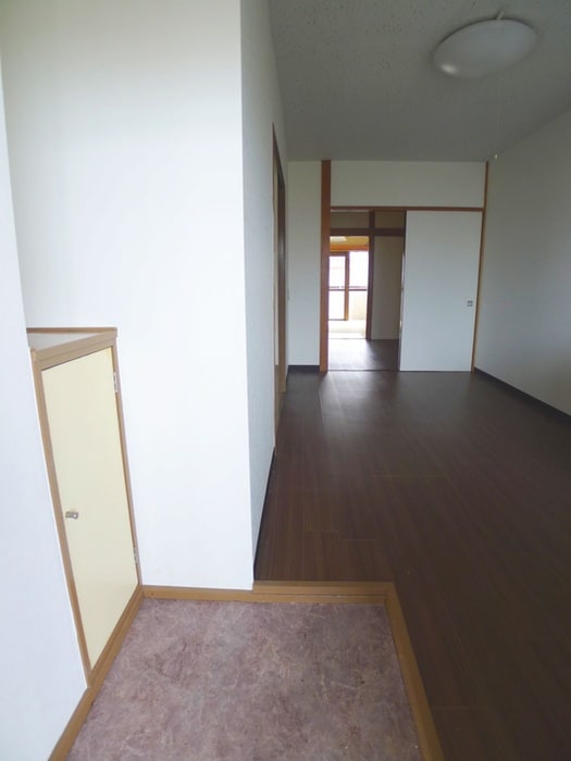 物件内観写真10　(玄関)