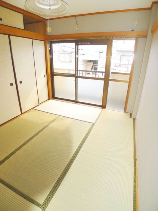 物件内観写真12　(室内からの展望)