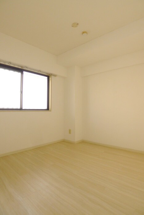 物件内観写真11　(室内からの展望)