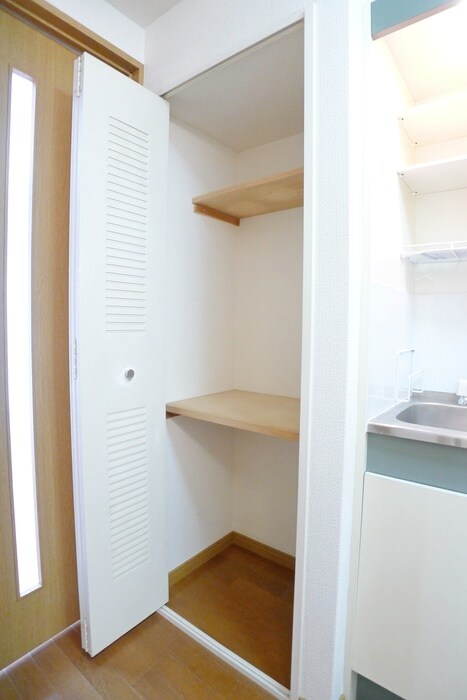 物件内観写真8　(収納)