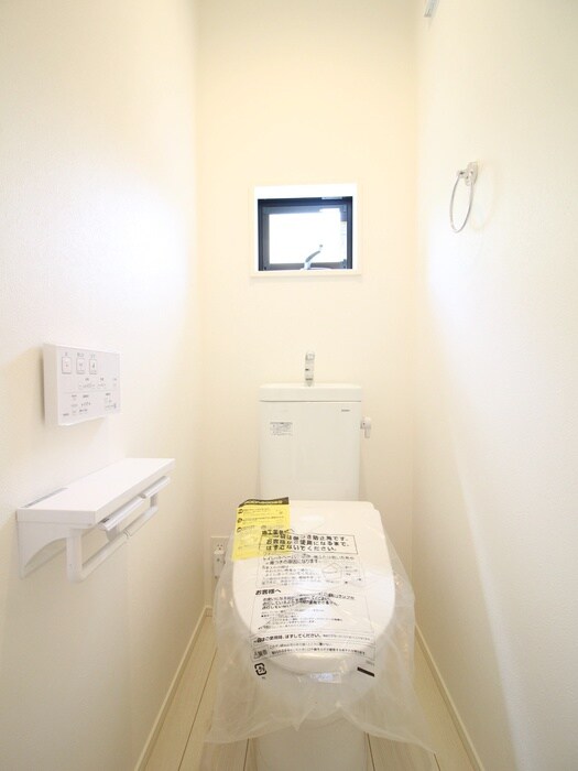 物件内観写真14　(トイレ)