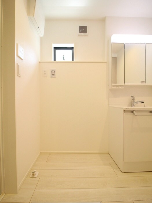 物件内観写真20　(洗濯機置場)