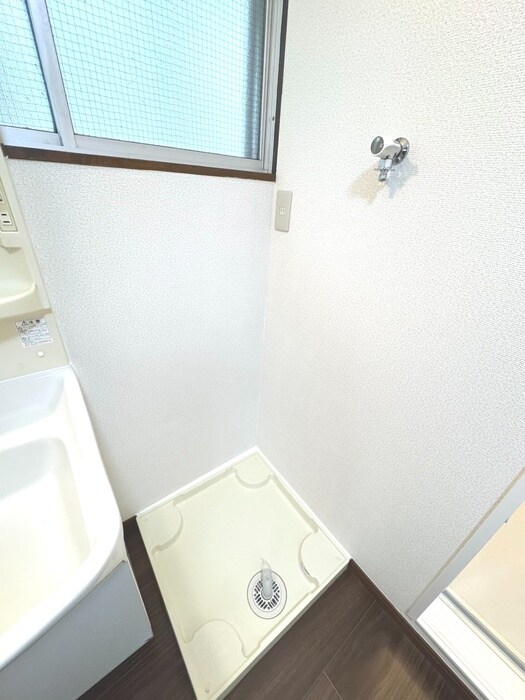 物件内観写真18　(洗濯機置場)