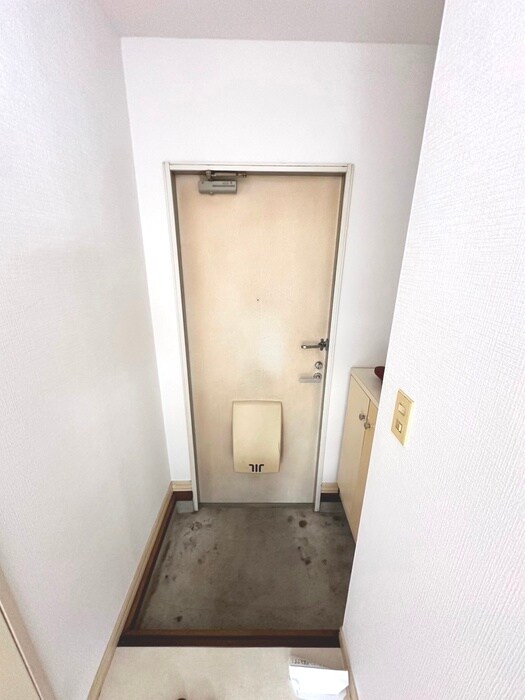 物件内観写真13　(玄関)