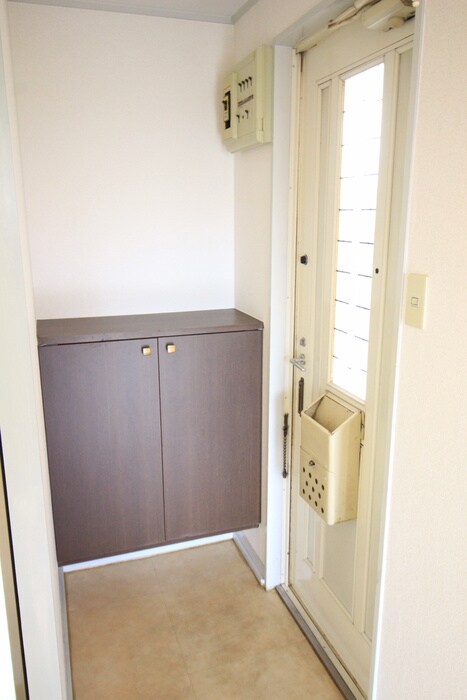 物件内観写真16　(玄関)