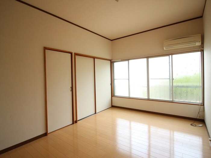 物件内観写真13　(居室)