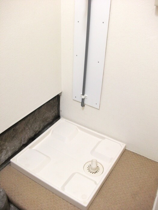 物件内観写真9　(洗濯機置場)