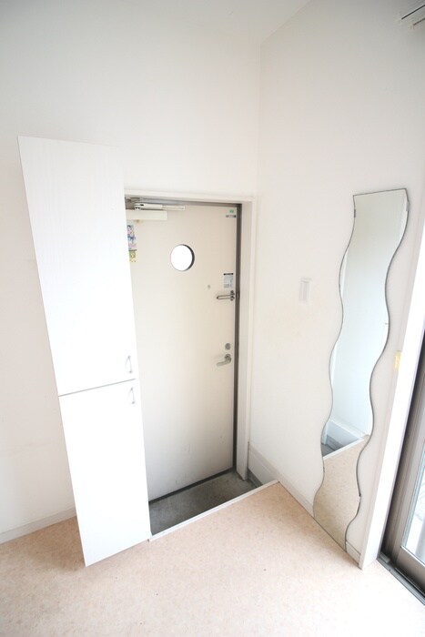 物件内観写真11　(玄関)