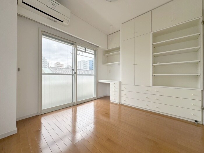 物件内観写真8　(居室)