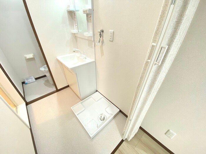 物件内観写真10　(洗濯機置場)