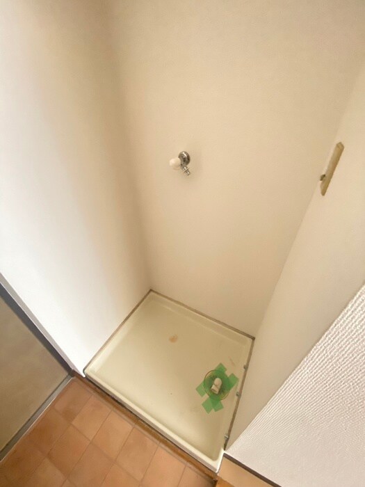 物件内観写真14　(洗濯機置場)