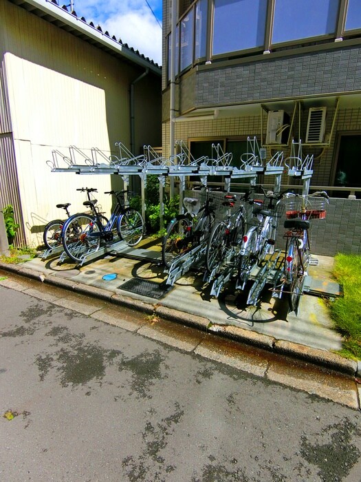 物件外観写真5　(駐輪場)