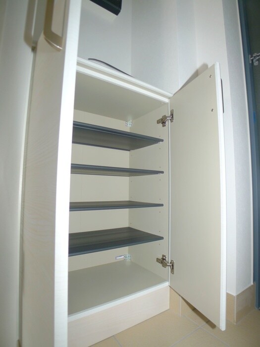 物件内観写真16　(靴箱)