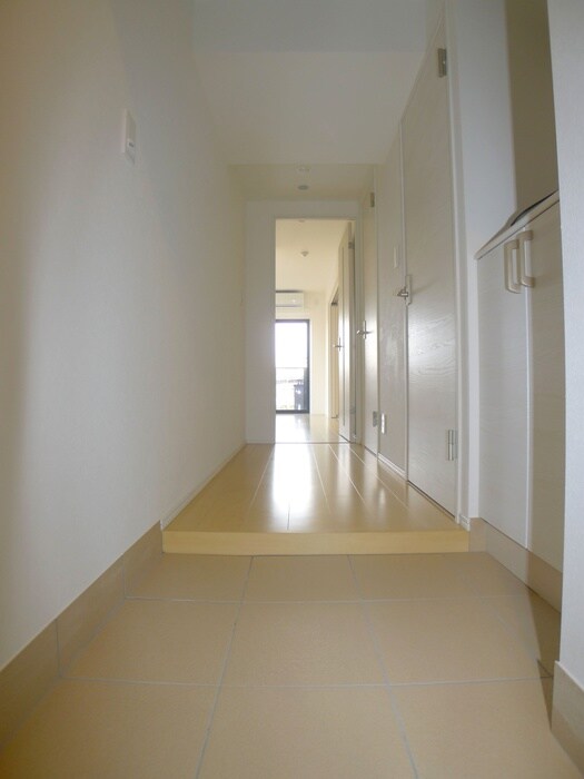 物件内観写真17　(玄関)