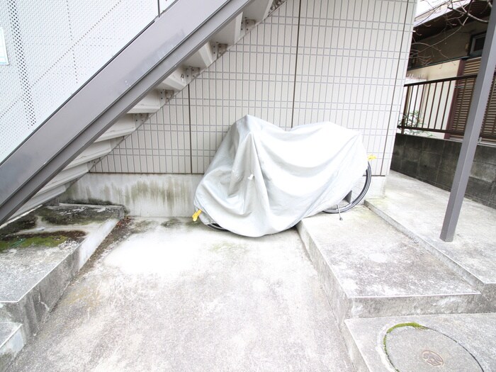 物件外観写真6　(駐輪場)