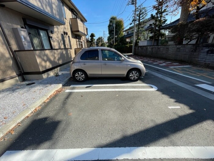 物件外観写真4　(駐車場)