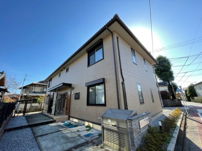 物件外観写真6　(エントランス部分)