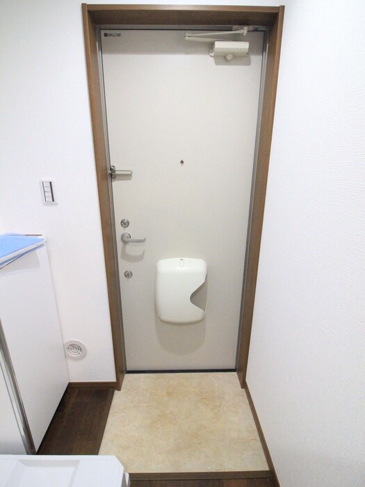 物件内観写真16　(玄関)