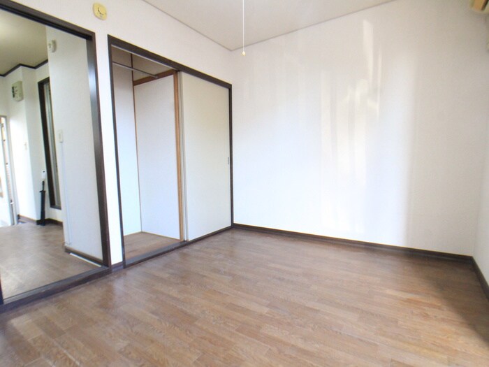 物件内観写真8　(居室)