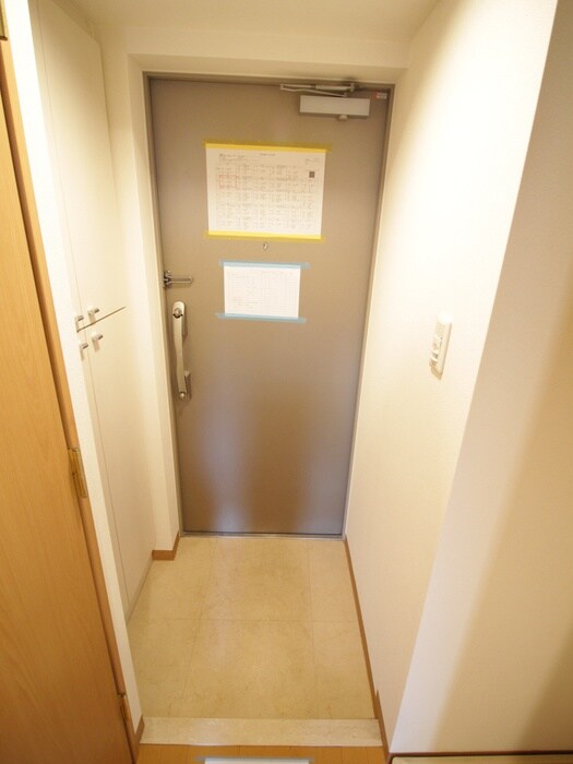 物件内観写真15　(玄関)