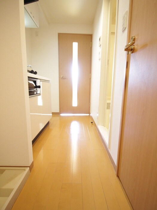 物件内観写真16　(廊下)