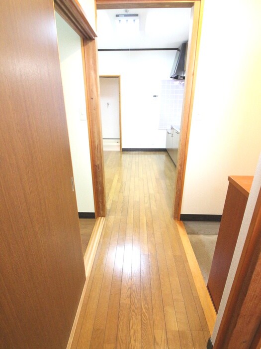物件内観写真14　(廊下)