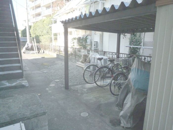 物件外観写真5　(駐輪場)
