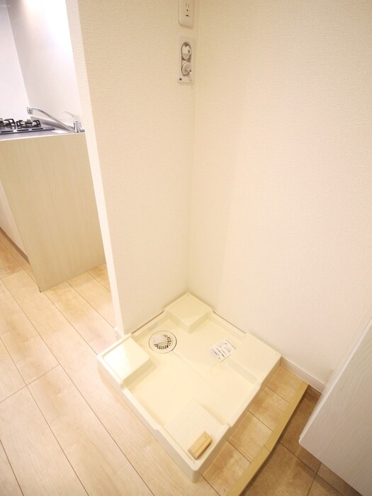 物件内観写真15　(洗濯機置場)