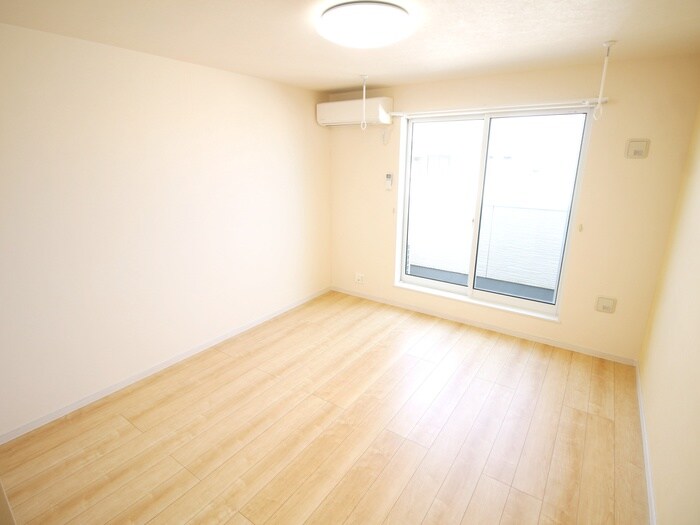 物件内観写真20　(室内からの展望)