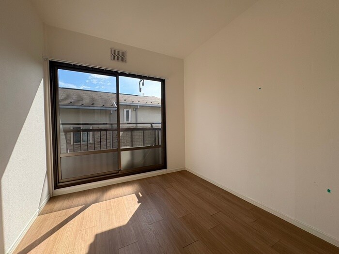 物件内観写真9　(居室)