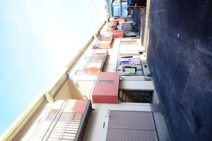 物件外観写真5　(エントランス部分)