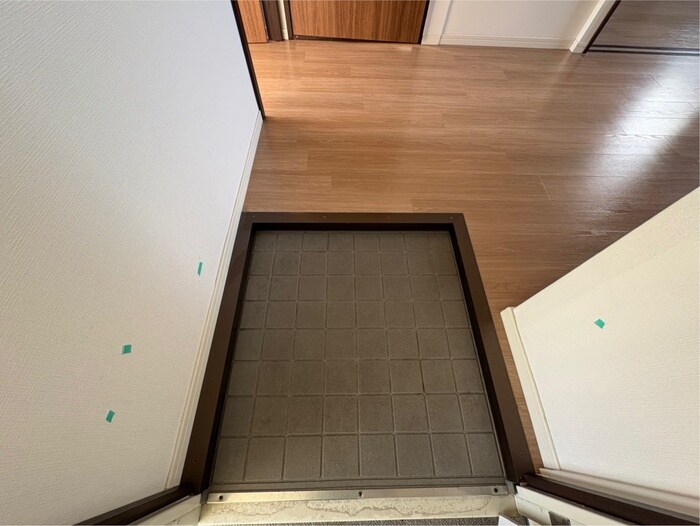 物件内観写真15　(玄関)