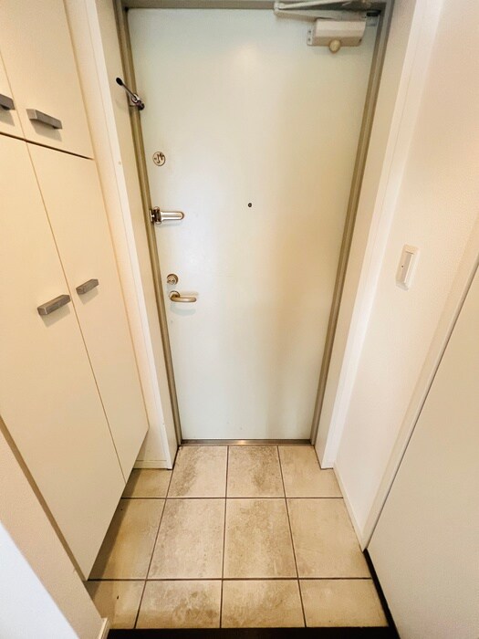 物件内観写真16　(玄関)