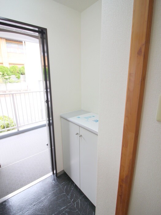 物件内観写真17　(玄関)