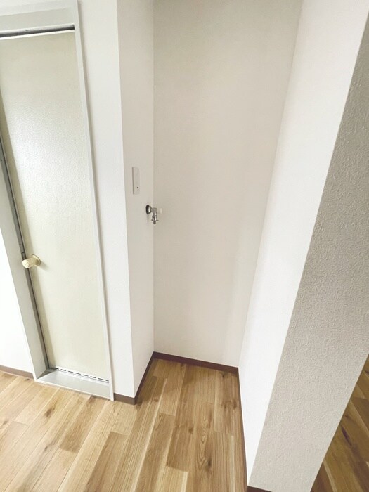 物件内観写真16　(洗濯機置場)