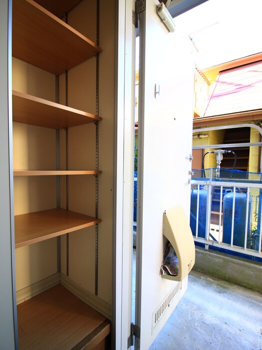 物件内観写真7　(玄関)