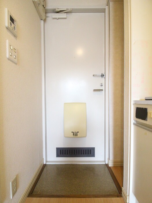 物件内観写真7　(玄関)