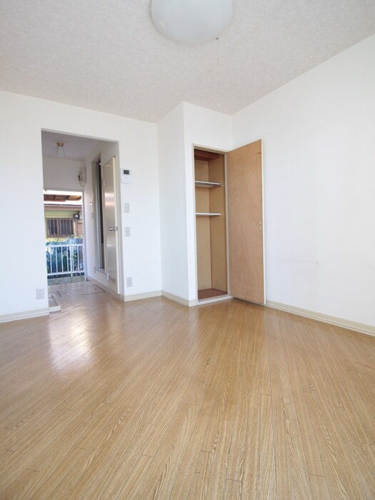 物件内観写真8　(居室)