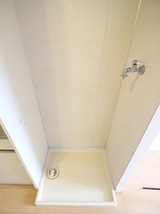 物件内観写真13　(洗濯機置場)