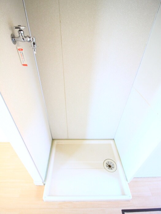 物件内観写真15　(洗濯機置場)